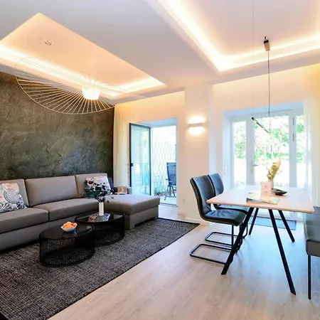 Prora - Ferienwohnung Mit Terrasse - Gooddays Apartman